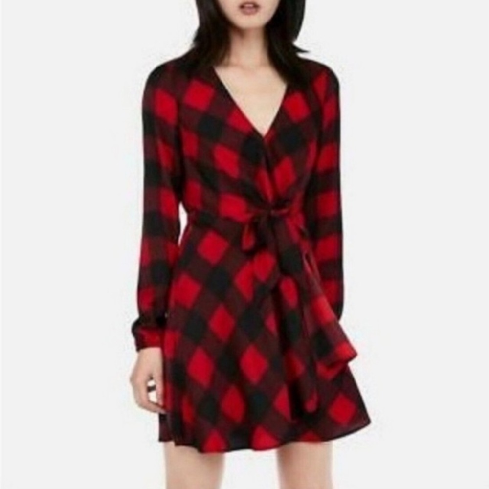 NWT!  EXPRESS Búfalo Plaid Tye-Wrap Dress 👗
